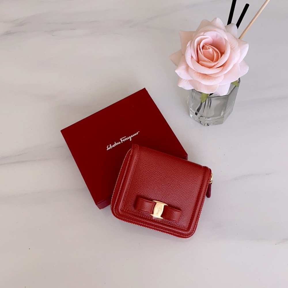 Salvatore Ferragamo Vara Bow Zip Wallet